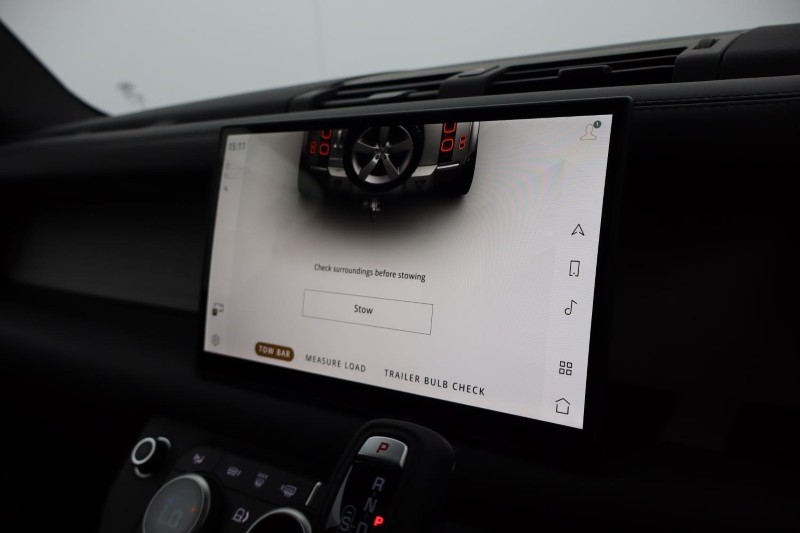  LAND ROVER DEFENDER 3.0 D250 X-Dynamic SE 110 5dr Auto 4632546