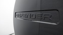 LAND ROVER DEFENDER 3.0 D250 X-Dynamic SE 110 5dr Auto 4632586