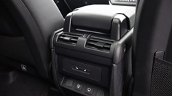 LAND ROVER DEFENDER 3.0 D250 X-Dynamic SE 110 5dr Auto 4632558