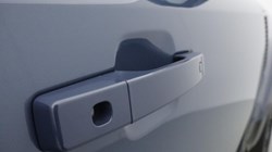 LAND ROVER DEFENDER 3.0 D250 X-Dynamic SE 110 5dr Auto 4632589