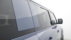 LAND ROVER DEFENDER 3.0 D250 X-Dynamic SE 110 5dr Auto 4632588