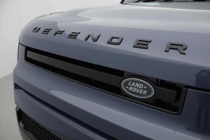  LAND ROVER DEFENDER 3.0 D250 X-Dynamic SE 110 5dr Auto 4632597