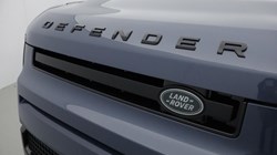 LAND ROVER DEFENDER 3.0 D250 X-Dynamic SE 110 5dr Auto 4632597