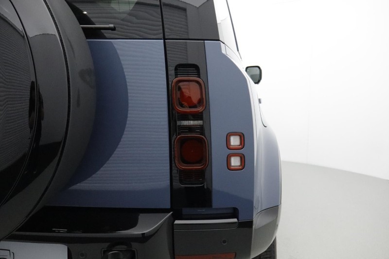  LAND ROVER DEFENDER 3.0 D250 X-Dynamic SE 110 5dr Auto 4632587