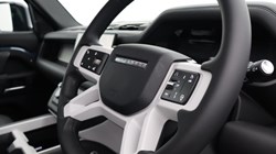 LAND ROVER DEFENDER 3.0 D250 X-Dynamic SE 110 5dr Auto 4632539