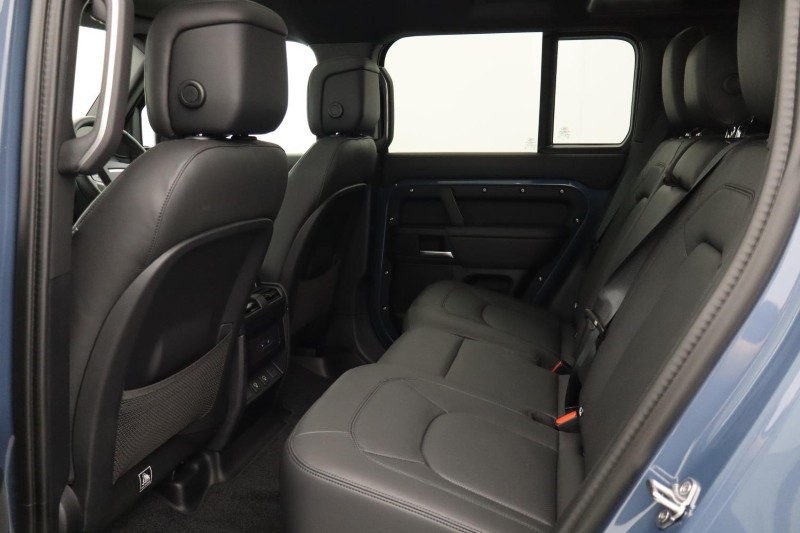  LAND ROVER DEFENDER 3.0 D250 X-Dynamic SE 110 5dr Auto 4632527