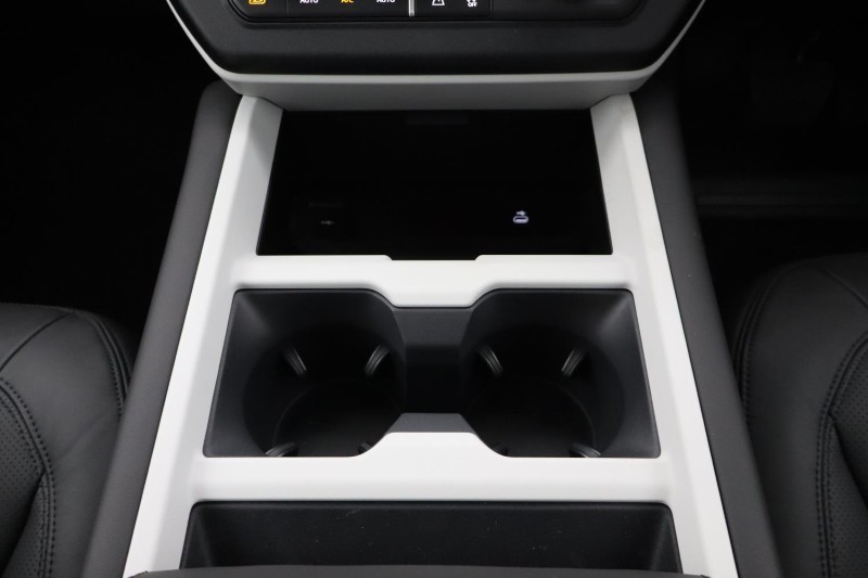  LAND ROVER DEFENDER 3.0 D250 X-Dynamic SE 110 5dr Auto 4632568