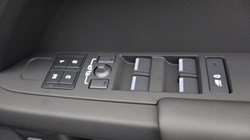 LAND ROVER DEFENDER 3.0 D250 X-Dynamic SE 110 5dr Auto 4632574