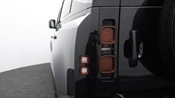 LAND ROVER DEFENDER 3.0 D250 X-Dynamic SE 110 5dr Auto 4612973