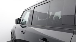 LAND ROVER DEFENDER 3.0 D250 X-Dynamic SE 110 5dr Auto 4612977