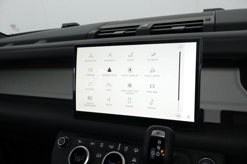  LAND ROVER DEFENDER 3.0 D250 X-Dynamic SE 110 5dr Auto 4613018