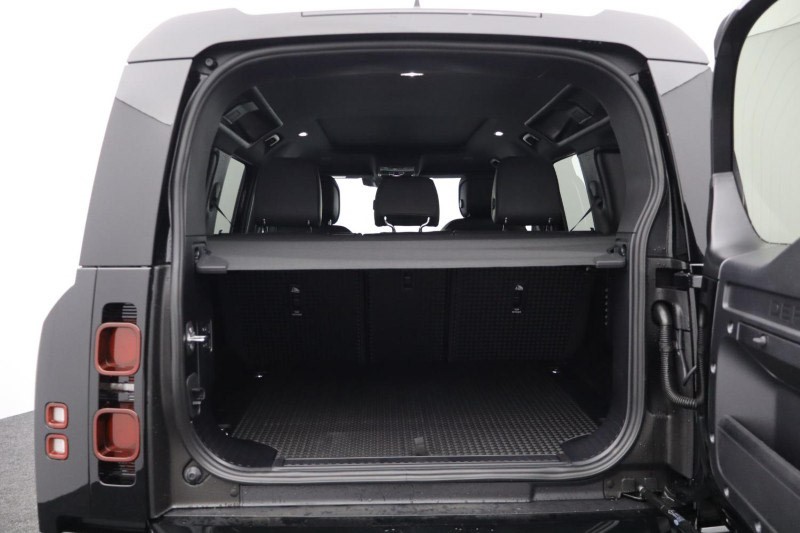  LAND ROVER DEFENDER 3.0 D250 X-Dynamic SE 110 5dr Auto 4612968