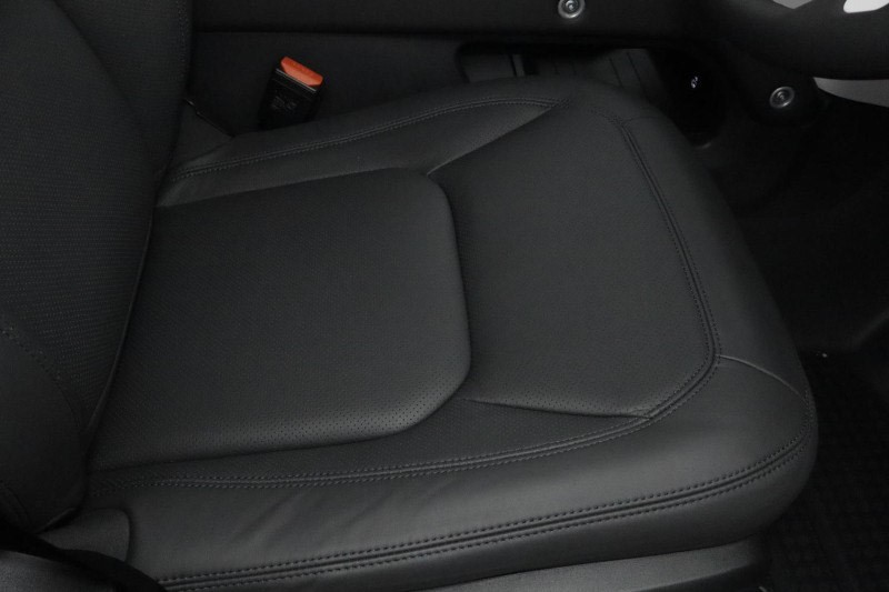  LAND ROVER DEFENDER 3.0 D250 X-Dynamic SE 110 5dr Auto 4613038