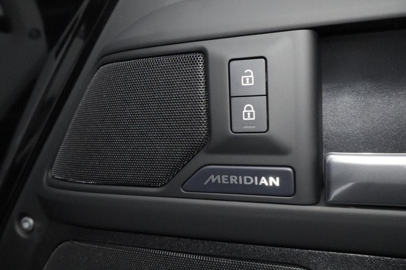  LAND ROVER DEFENDER 3.0 D250 X-Dynamic SE 110 5dr Auto 4613041