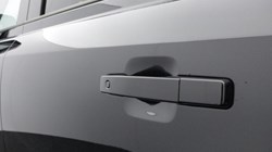 LAND ROVER DEFENDER 3.0 D250 X-Dynamic SE 110 5dr Auto 4612976