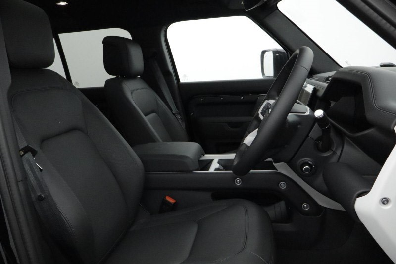  LAND ROVER DEFENDER 3.0 D250 X-Dynamic SE 110 5dr Auto 4613034