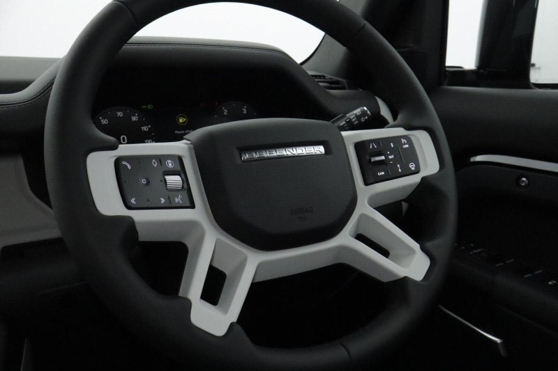  LAND ROVER DEFENDER 3.0 D250 X-Dynamic SE 110 5dr Auto 4613008