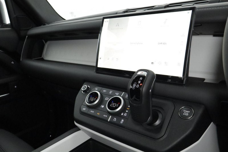  LAND ROVER DEFENDER 3.0 D250 X-Dynamic SE 110 5dr Auto 4613040
