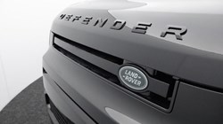 LAND ROVER DEFENDER 3.0 D250 X-Dynamic SE 110 5dr Auto 4612997