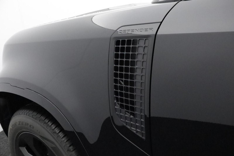  LAND ROVER DEFENDER 3.0 D250 X-Dynamic SE 110 5dr Auto 4612998