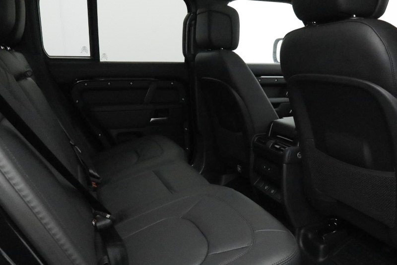  LAND ROVER DEFENDER 3.0 D250 X-Dynamic SE 110 5dr Auto 4613029