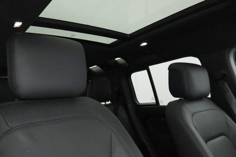  LAND ROVER DEFENDER 3.0 D250 X-Dynamic SE 110 5dr Auto 4613035