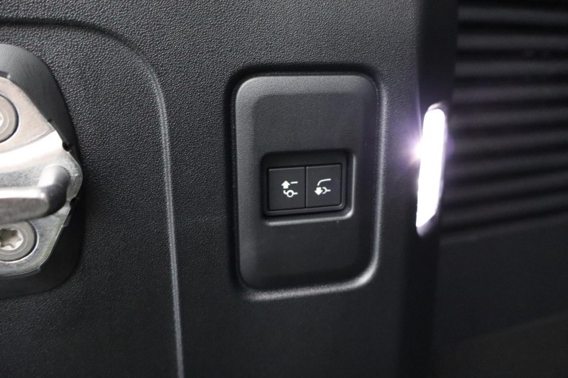  LAND ROVER DEFENDER 3.0 D350 X-Dynamic HSE 130 5dr Auto 4769334