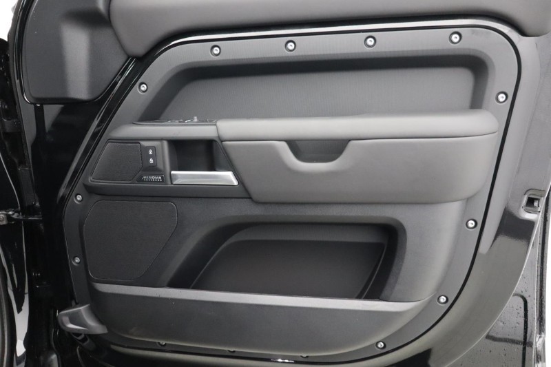  LAND ROVER DEFENDER 3.0 D350 X-Dynamic HSE 130 5dr Auto 4769341