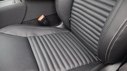 LAND ROVER DISCOVERY 3.0 D350 Dynamic SE 5dr Auto 4711265