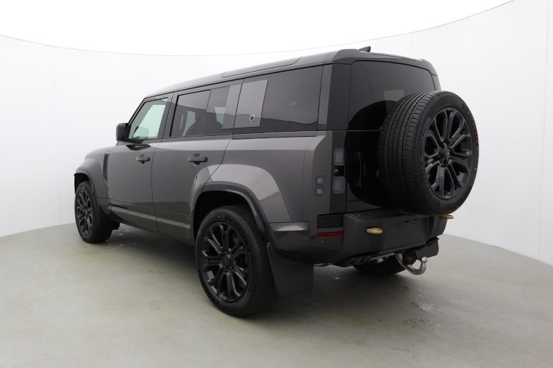  LAND ROVER DEFENDER 4.4 P635 Octa 110 5dr Auto