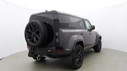 LAND ROVER DEFENDER 4.4 P635 Octa 110 5dr Auto 5145694