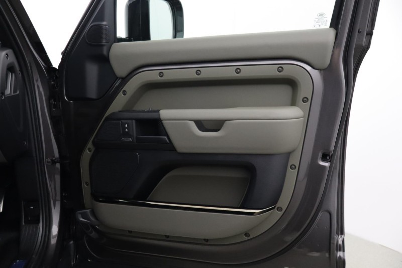  LAND ROVER DEFENDER 4.4 P635 Octa 110 5dr Auto 5145711