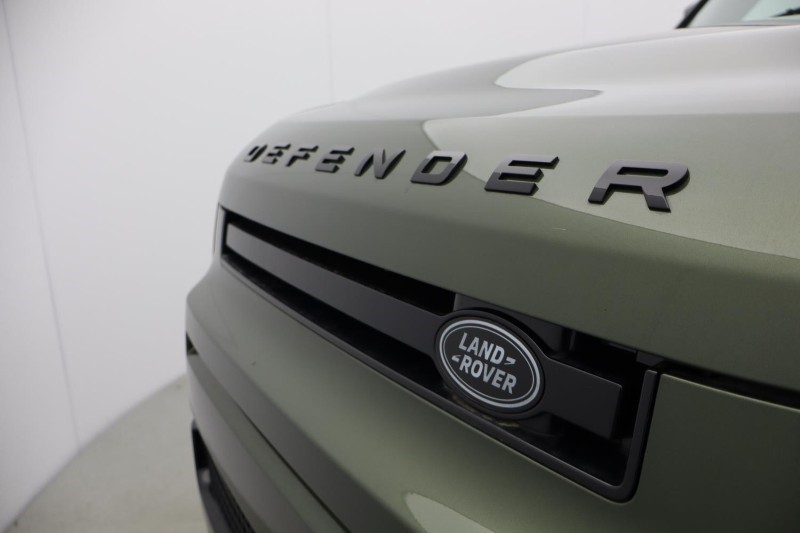  LAND ROVER DEFENDER 3.0 D350 X-Dynamic SE 110 5dr Auto 4929998