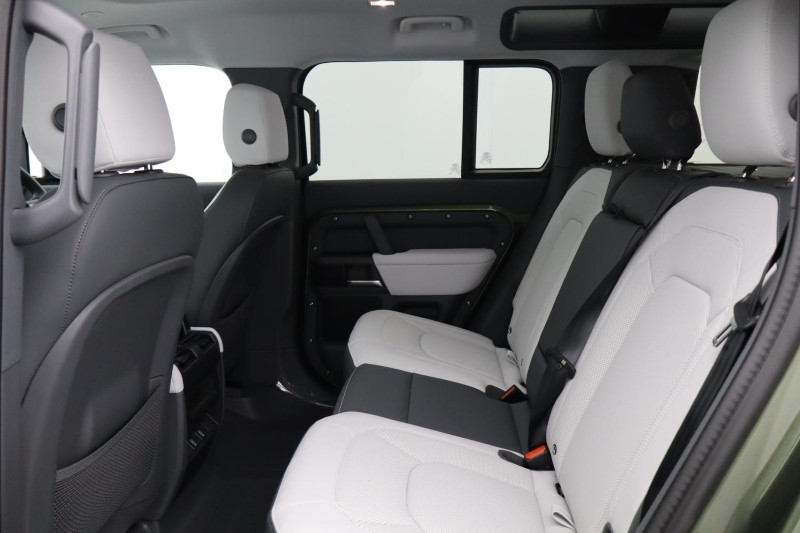  LAND ROVER DEFENDER 3.0 D350 X-Dynamic SE 110 5dr Auto 4930003