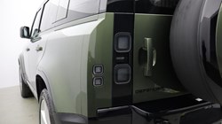 LAND ROVER DEFENDER 3.0 D350 X-Dynamic SE 110 5dr Auto 4929970