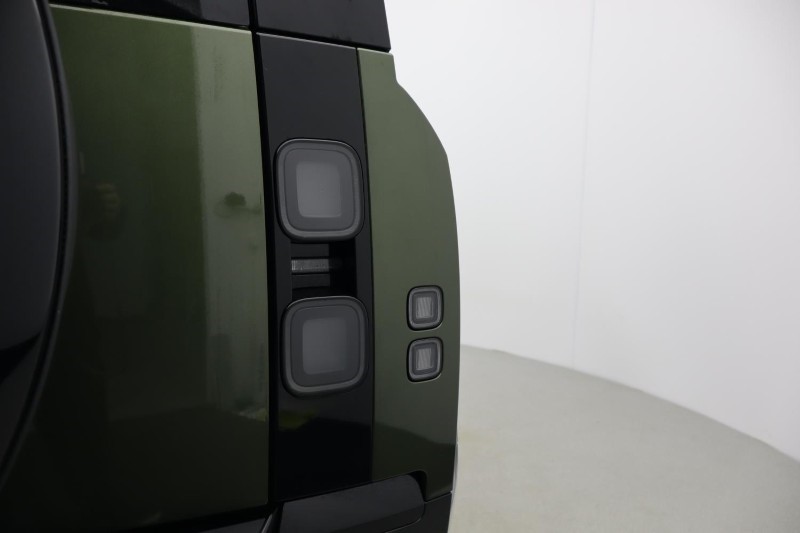  LAND ROVER DEFENDER 3.0 D350 X-Dynamic SE 110 5dr Auto 4929983