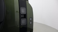 LAND ROVER DEFENDER 3.0 D350 X-Dynamic SE 110 5dr Auto 4929983