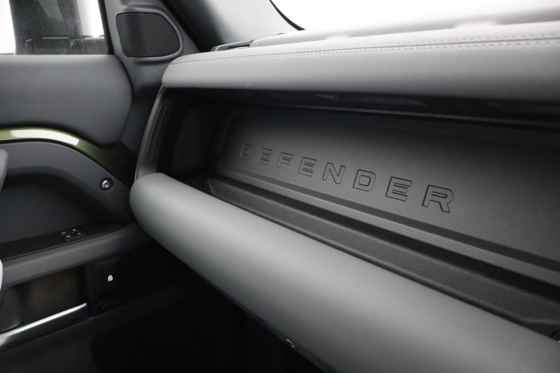  LAND ROVER DEFENDER 3.0 D350 X-Dynamic SE 110 5dr Auto 4930037