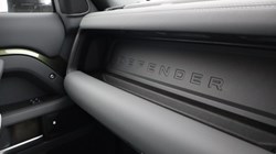 LAND ROVER DEFENDER 3.0 D350 X-Dynamic SE 110 5dr Auto 4930037