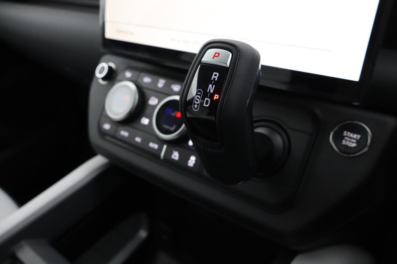 LAND ROVER DEFENDER 3.0 D350 X-Dynamic SE 110 5dr Auto 4930023