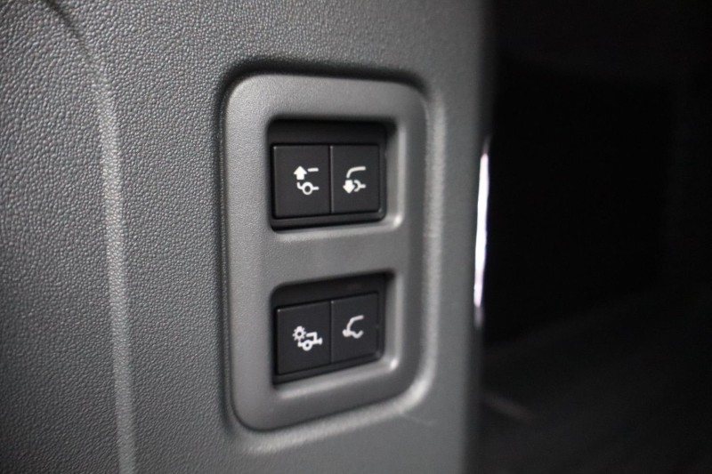  LAND ROVER DEFENDER 3.0 D350 X-Dynamic SE 110 5dr Auto 4929978