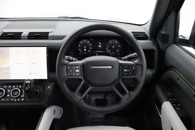  LAND ROVER DEFENDER 3.0 D350 X-Dynamic SE 110 5dr Auto 4930048