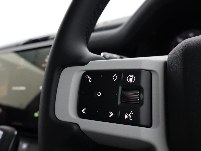 LAND ROVER DEFENDER 3.0 D350 X-Dynamic SE 110 5dr Auto 5917241