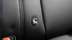 LAND ROVER DEFENDER 3.0 D350 X-Dynamic SE 110 5dr Auto 5917229