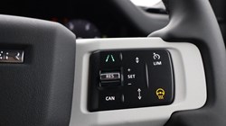 LAND ROVER DEFENDER 3.0 D350 X-Dynamic SE 110 5dr Auto 5917240