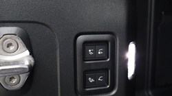 LAND ROVER DEFENDER 3.0 D350 X-Dynamic SE 110 5dr Auto 5917206