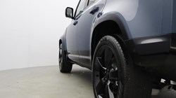 LAND ROVER DEFENDER 3.0 D350 X-Dynamic SE 110 5dr Auto 5917201