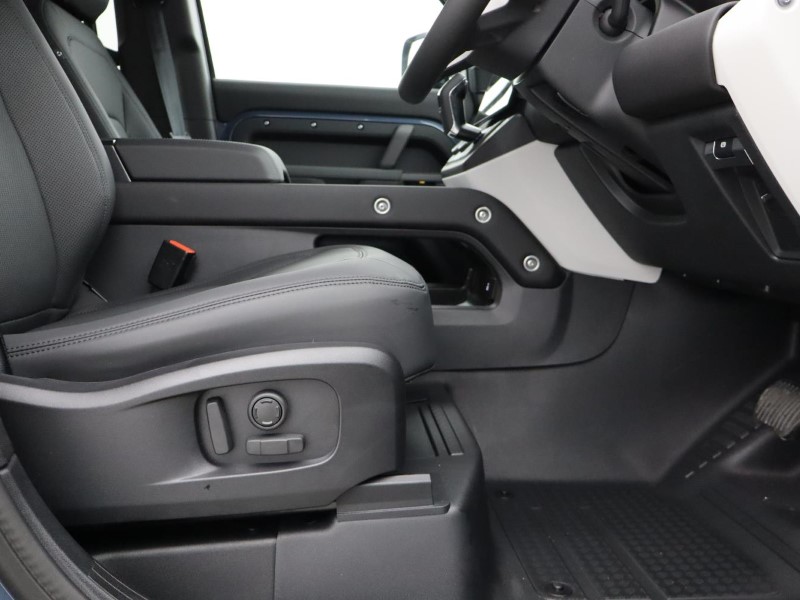 LAND ROVER DEFENDER 3.0 D350 X-Dynamic SE 110 5dr Auto 5917239