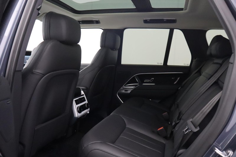  LAND ROVER RANGE ROVER 3.0 D300 SE 4dr Auto 5259852