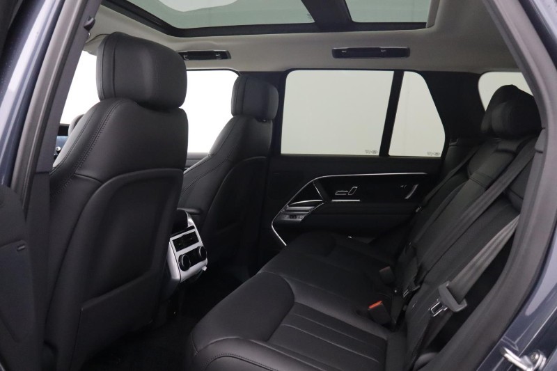  LAND ROVER RANGE ROVER 3.0 D300 SE 4dr Auto 5259851